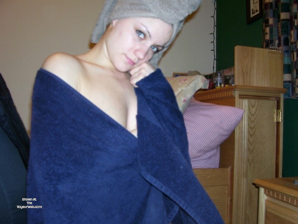 Pic #1Look at me - Amateur, Beautiful Ass, Bent Over, Big Tits, Brunette, Close-ups, Firm Ass, Girls Stripping, Legs Spread Wide Open, Natural Tits, Nude Amateurs, Nude Girls, Pussy, Pussy Spreading, Shaved, Spread Ass, Striptease, Young Woman