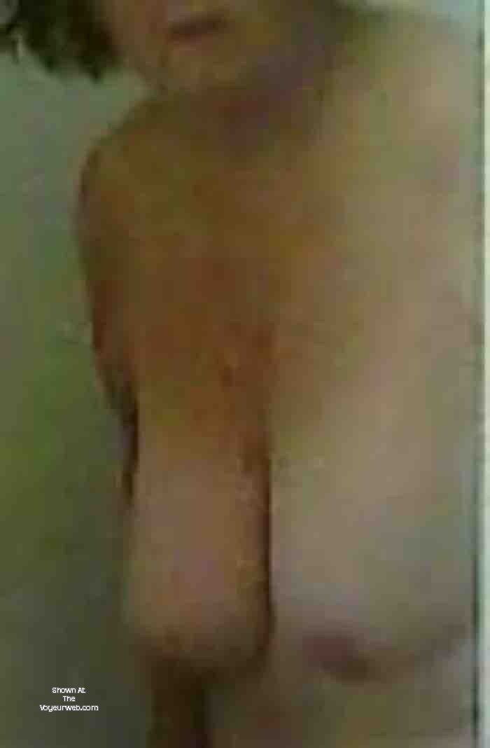 Pic #1 Very large tits of a neighbor - Leeanne