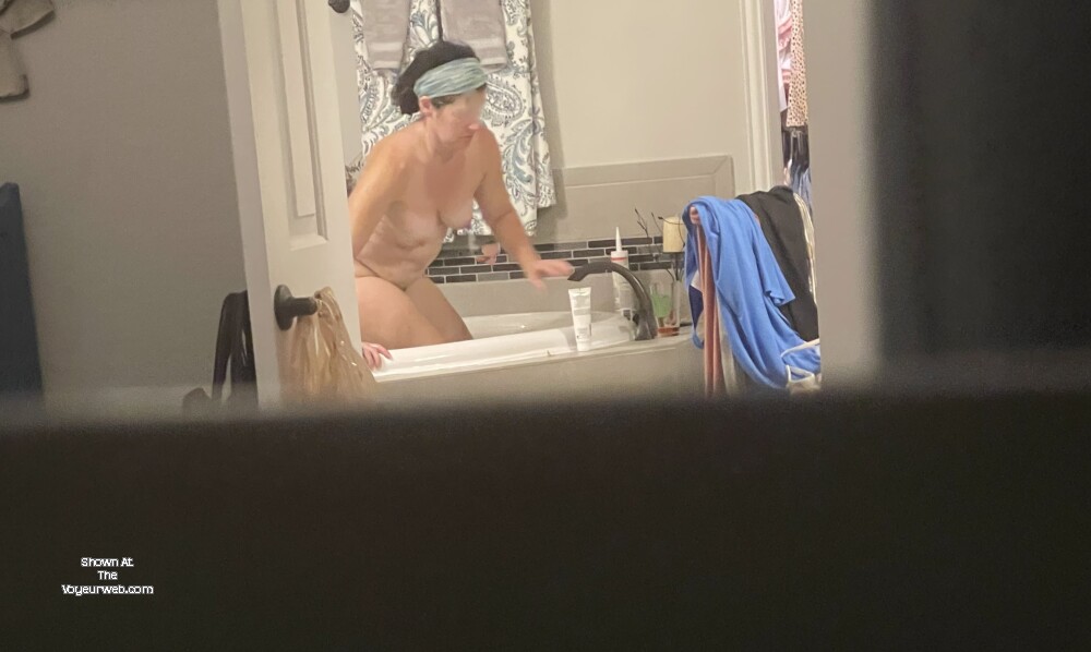 Pic #1PAWG Neighbor Milf Window