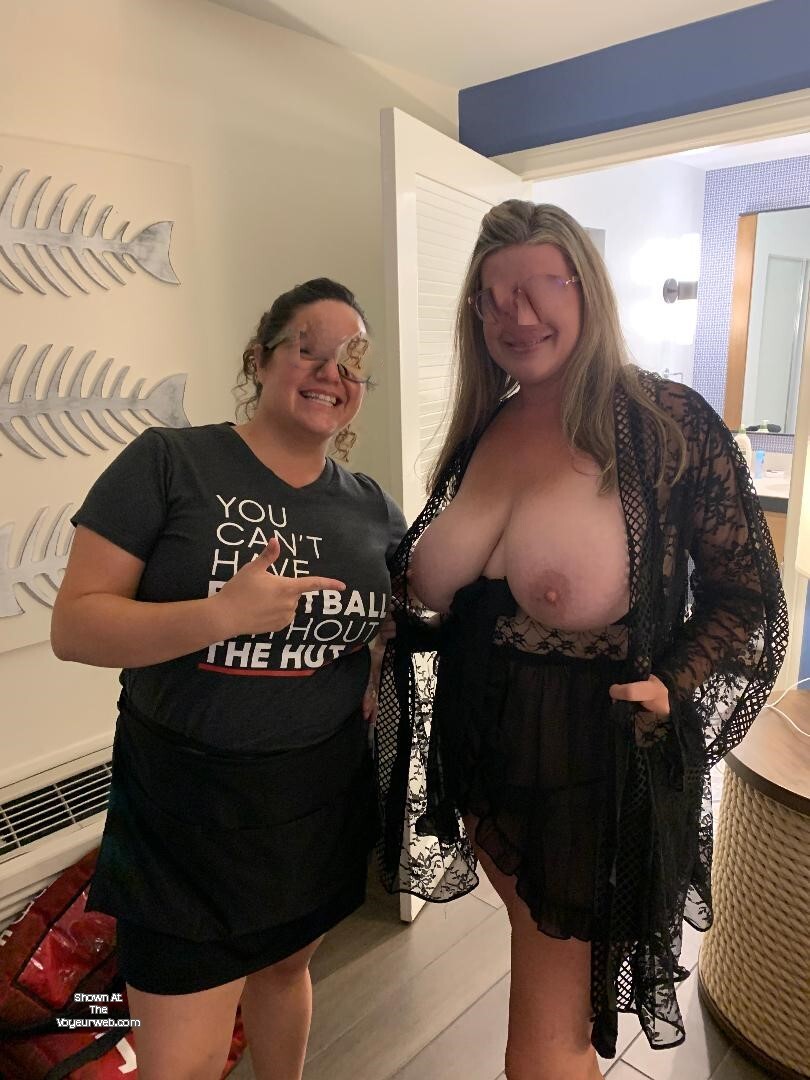 Pic #1 Very large tits of my wife - Wife 
