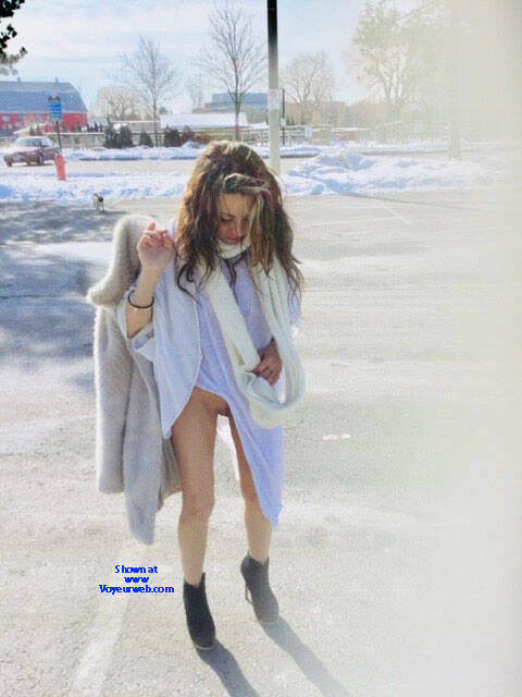 Pic #1Need to flash  - Flashing, Flashing Tits, Hard Nipples, High Heels Amateurs, Outdoors, Public Exhibitionist, Public Place