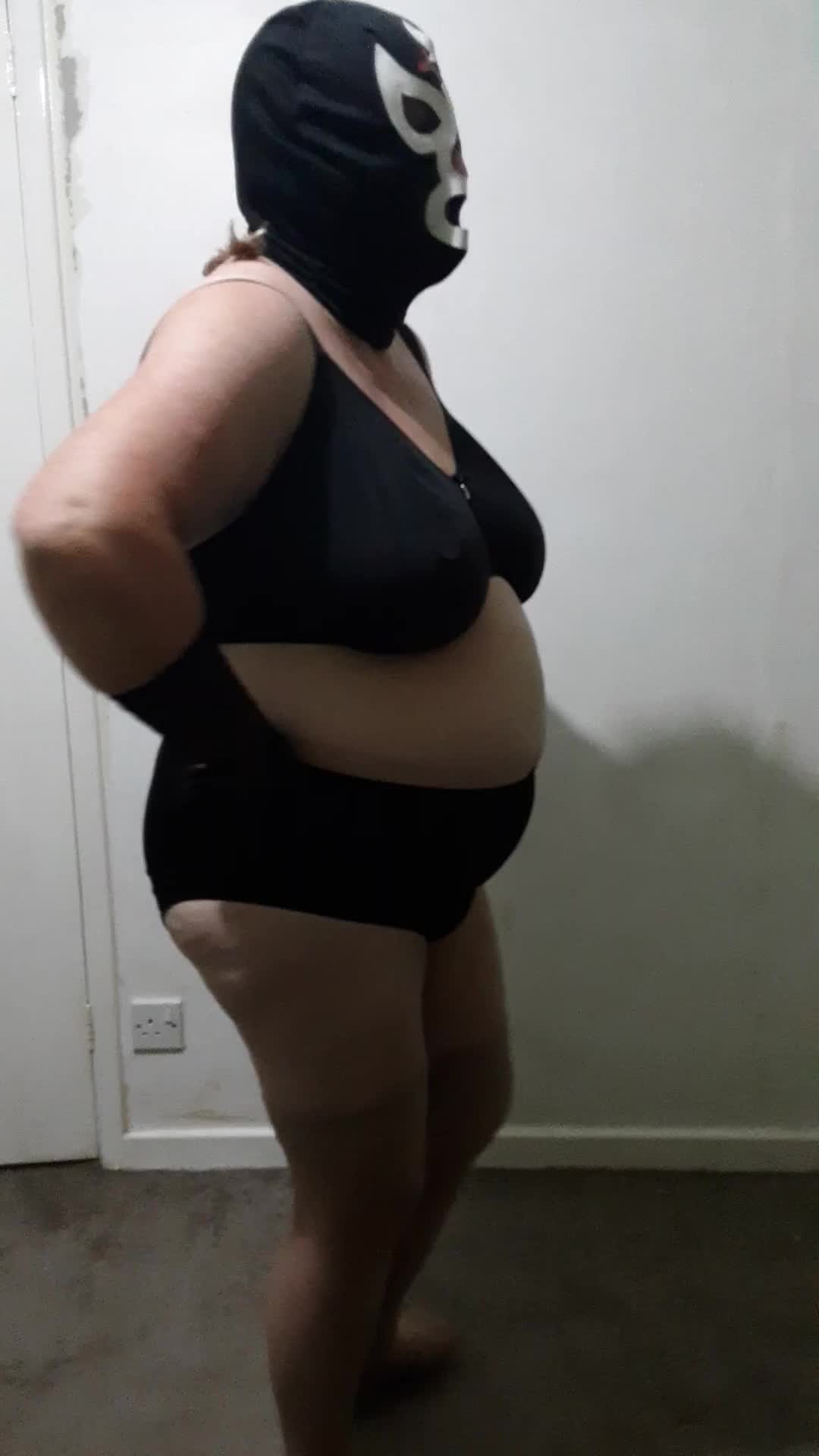 Pic #1DENISE44F UNDRESSING