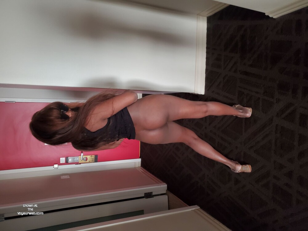 Pic #1 My girlfriend's ass - Brooke