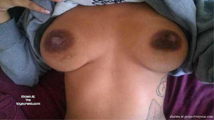 Pic #1 Medium tits of a neighbor - Candy4You