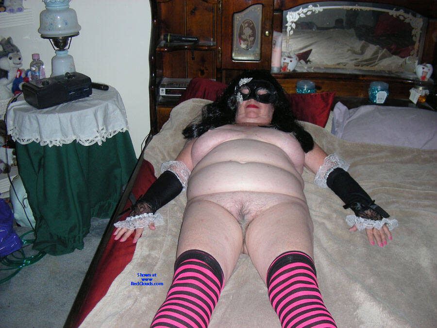 Pic #1posing for husband - Amateur, Bbw, Big Ass, Big Tits