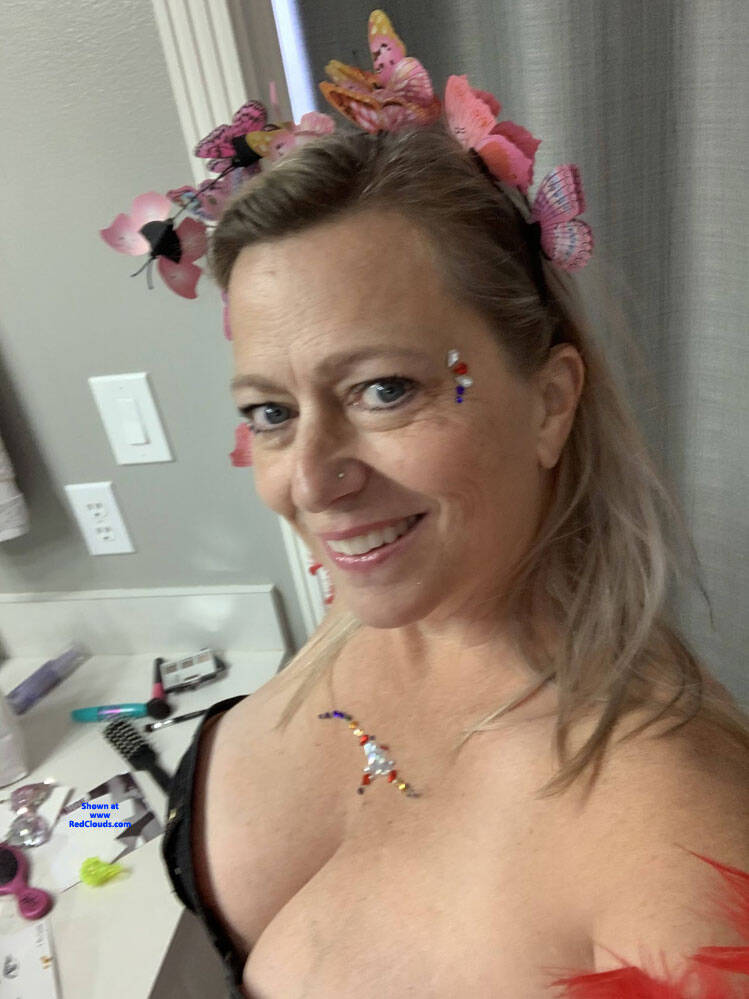 Pic #1Butterfly Dress Up and Down