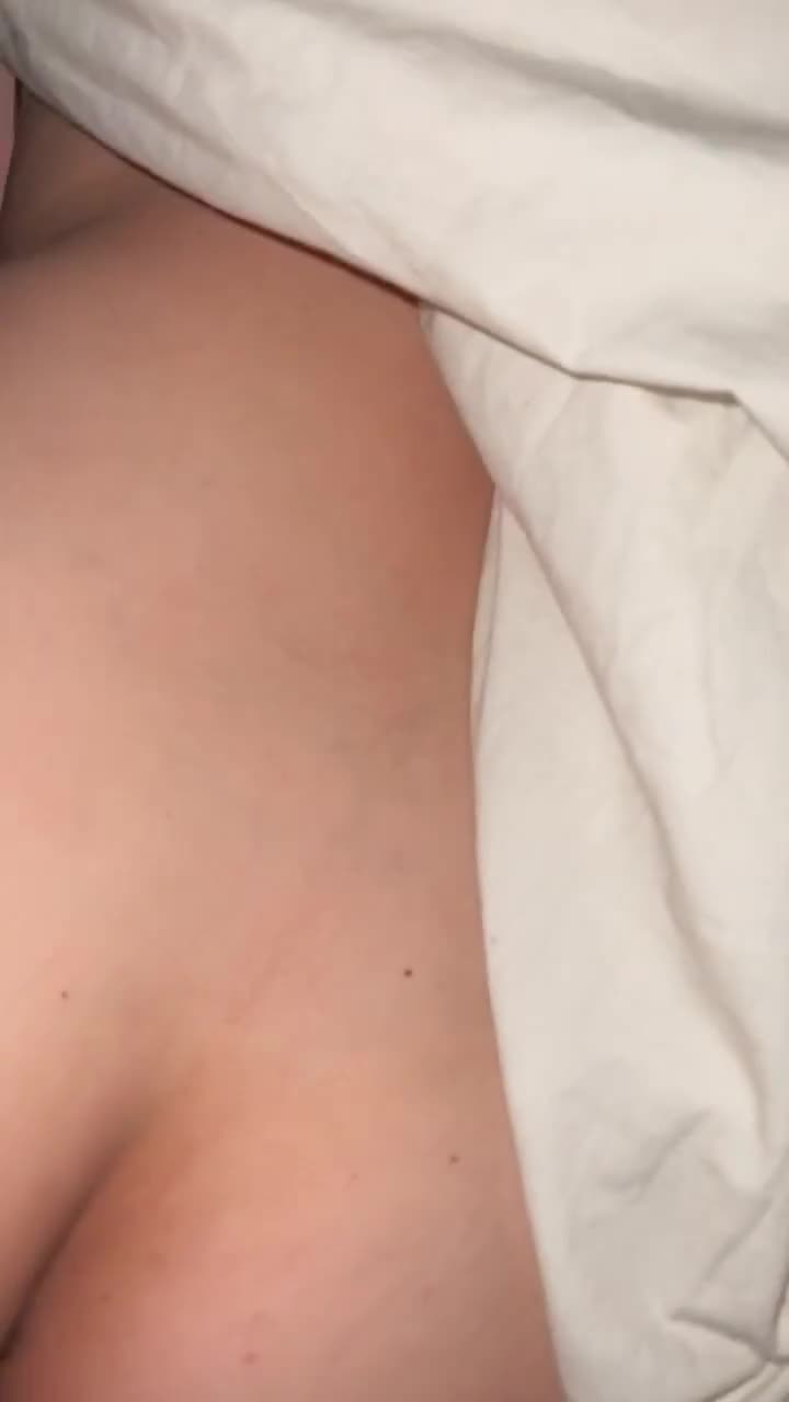 Pic #1Cum on her ass