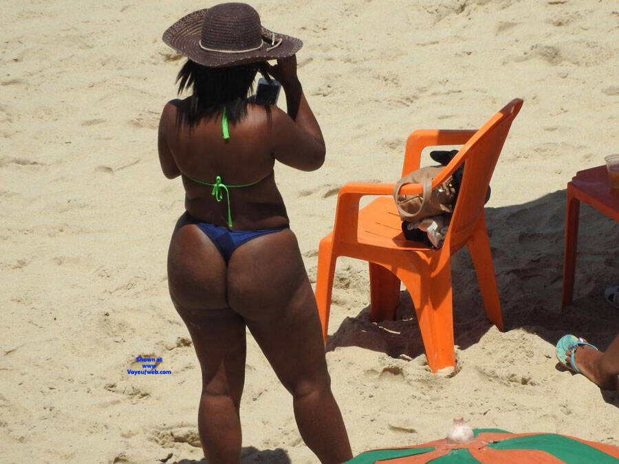 Pic #1MULATA E MAGRINHA NA PRAIA DO PINA