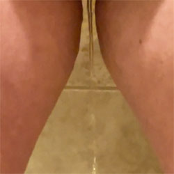 Hot Susan caught peeing in the shower!