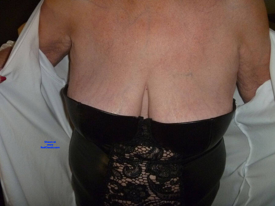 Pic #1She Wears Black So Well