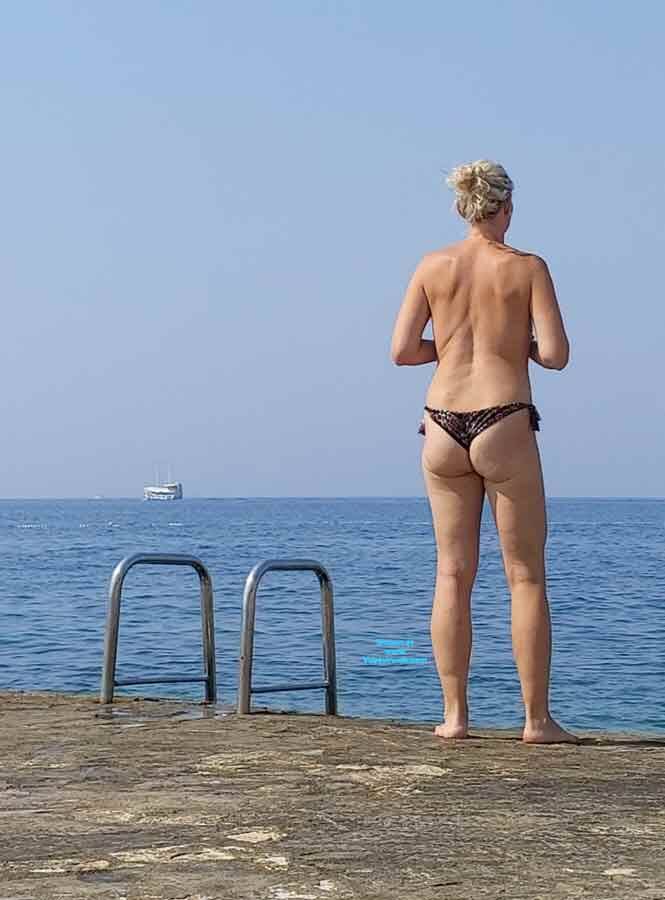 Pic #1On the croatian beach