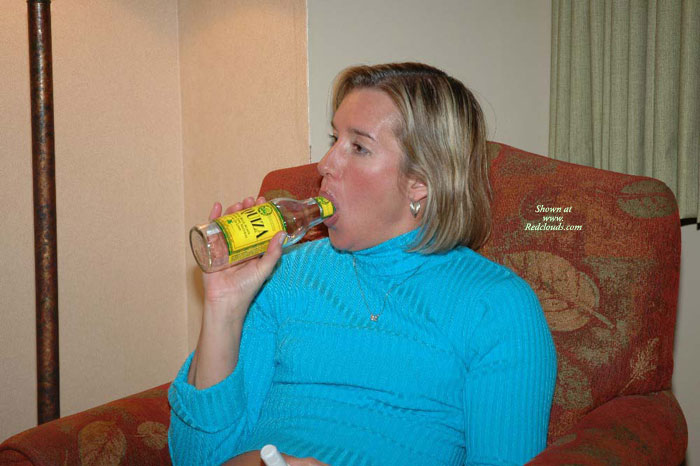 Pic #1Sexy Suz... Beer Anyone?