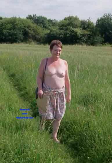 Pic #1suzy showing her carms