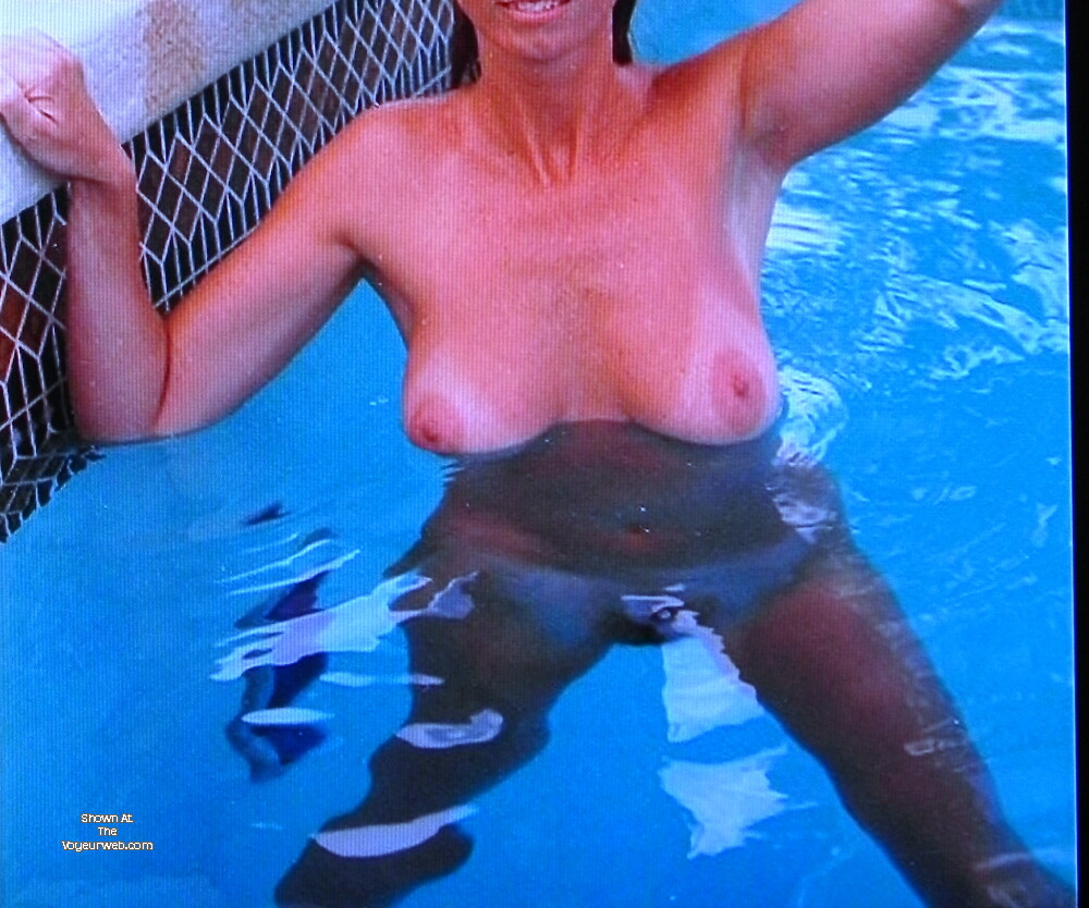 Pic #1 Medium tits of my wife - Kritter