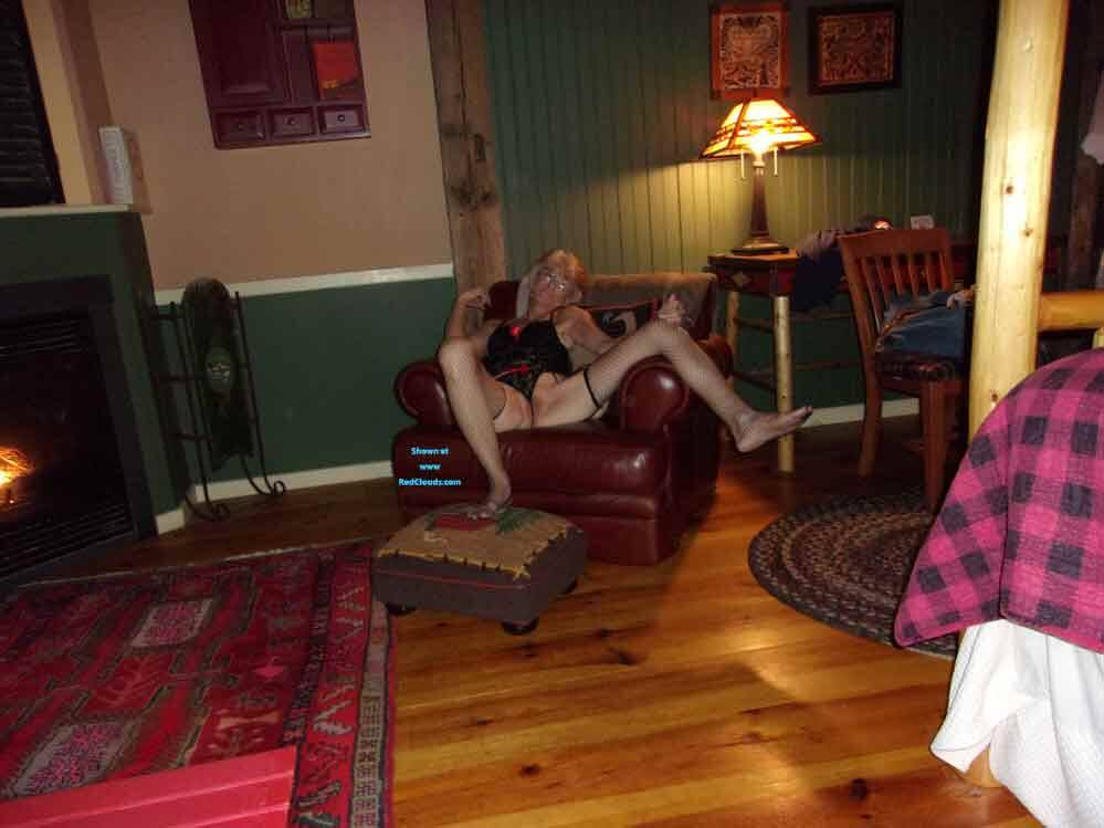 Pic #1Hot night at the lodge