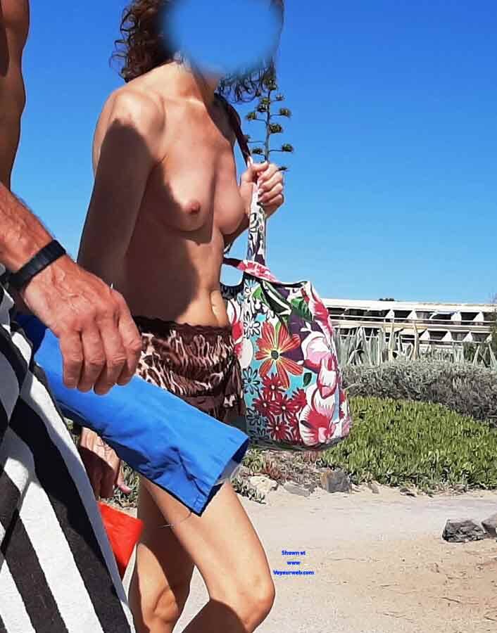 Pic #1A la plage 2 - Amateur, Ass, Beach, Beach Pussy, Bent Over, Blonde, Brunette, Cunt Pics, Firm Ass, Girls Stripping, Hanging Tits, Hard Nipples, Homemade Amateur, Medium Tits, Natural Tits, Nature, Nude Amateurs, Nude Girls, Outdoors, Perky Boobs, Pussy, Round Tits, Shaved, Small Tits