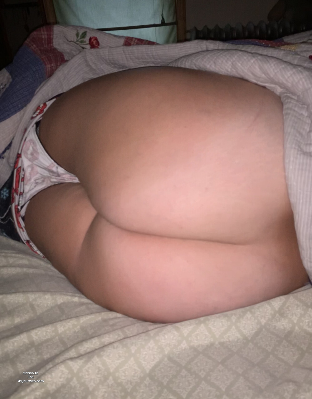 Pic #1 My girlfriend's ass - Linda