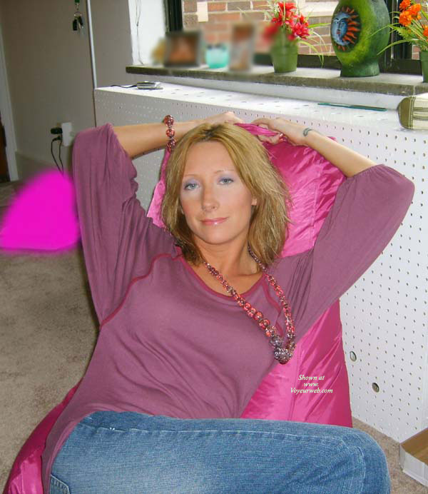 Pic #1 Pussy Peek A Boo