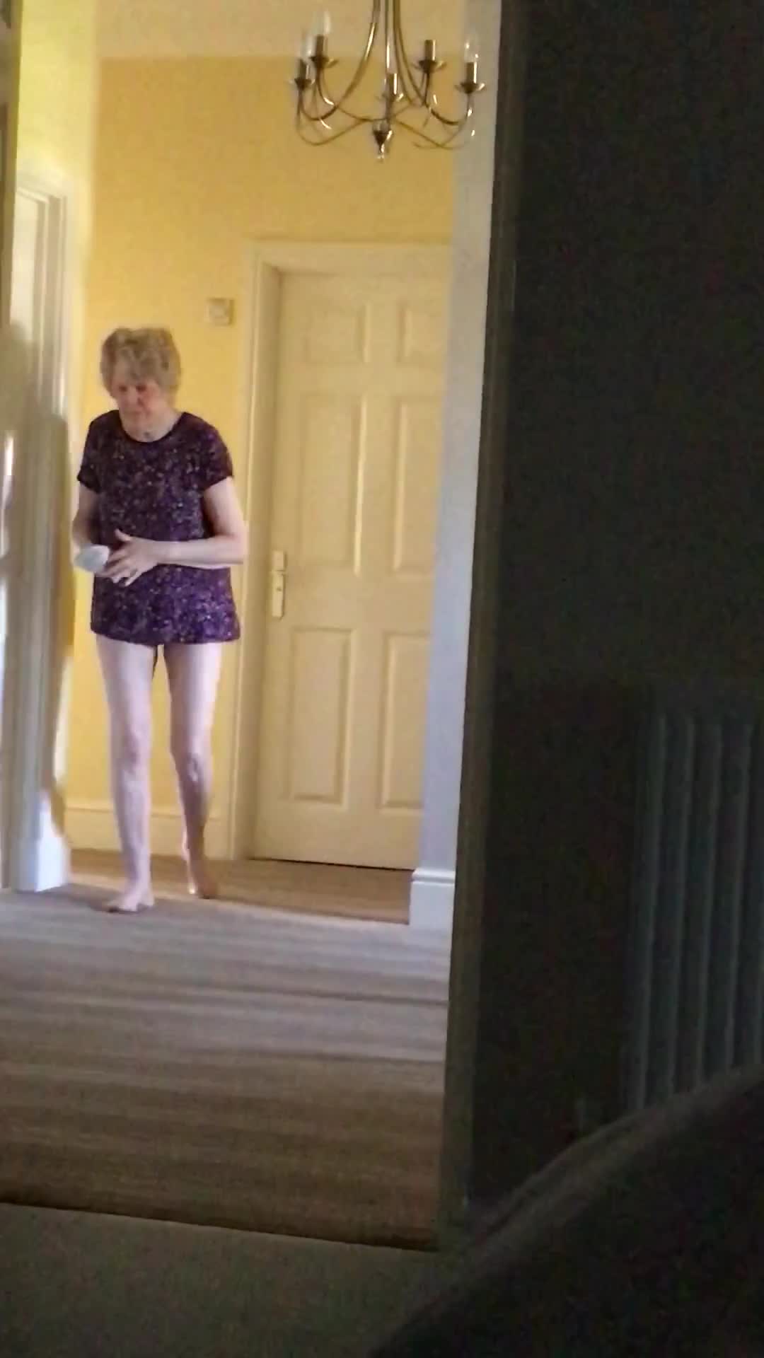 Pic #1Granny shows her bum