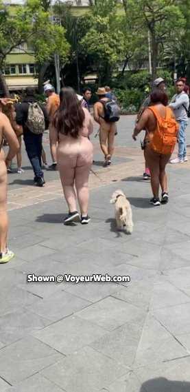 Pic #1They carry out the first Naked Day in Mexico City to normalize nudity. Part 1