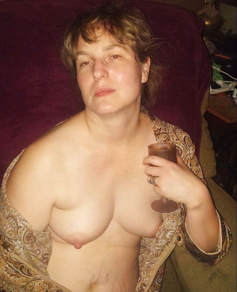 Pic #1 Small tits of my girlfriend - Jean B