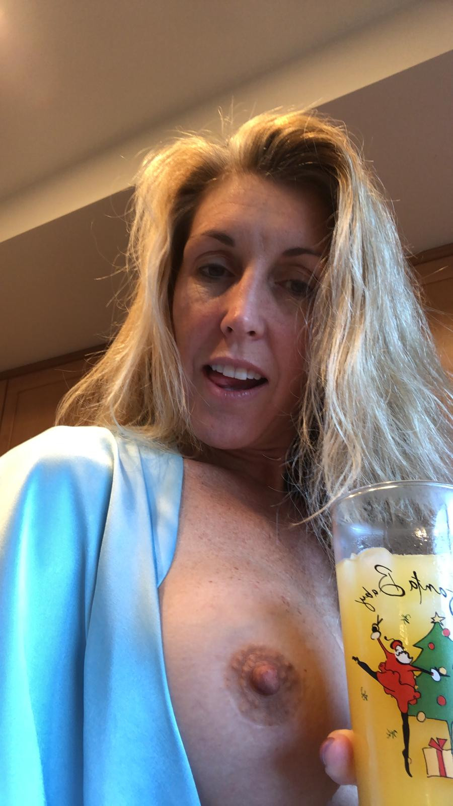 Pic #1 Large tits of my girlfriend - Africa