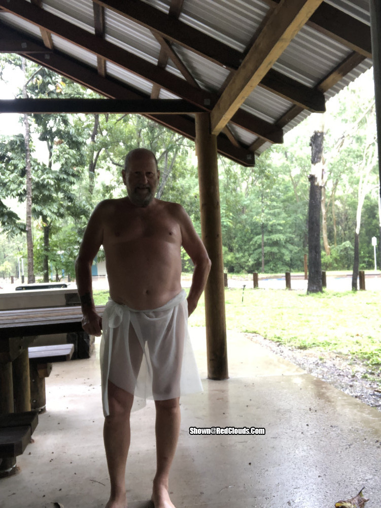 Pic #1Picnic spot in the tropics