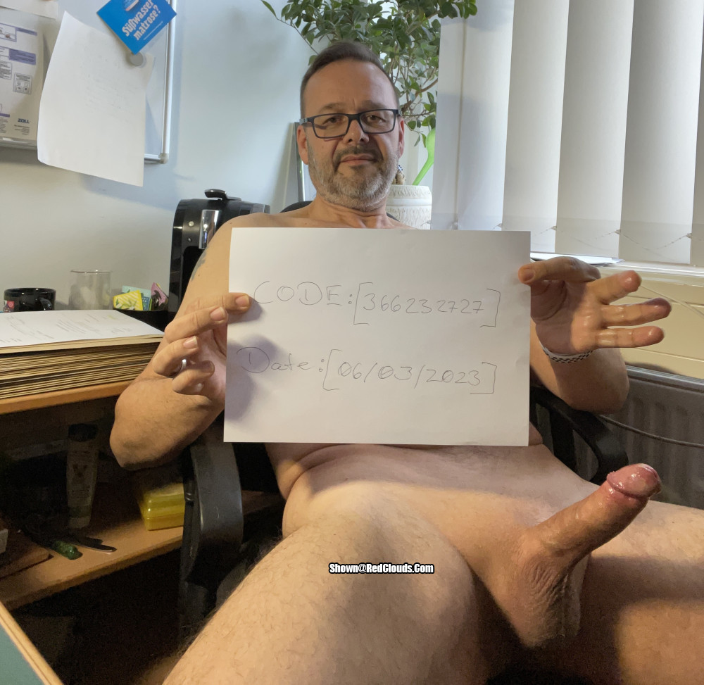 Pic #1Exhibitionist Andreas Putzke