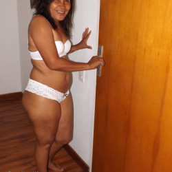 Pic #1Piernas abiertas