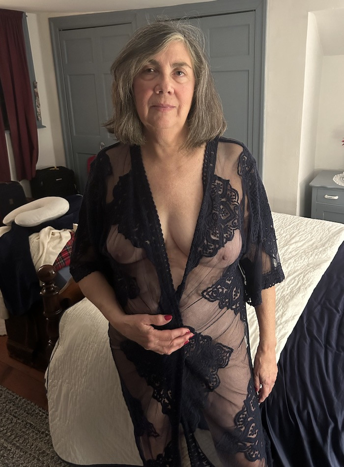 Pic #1 Medium tits of my wife - New England Girl