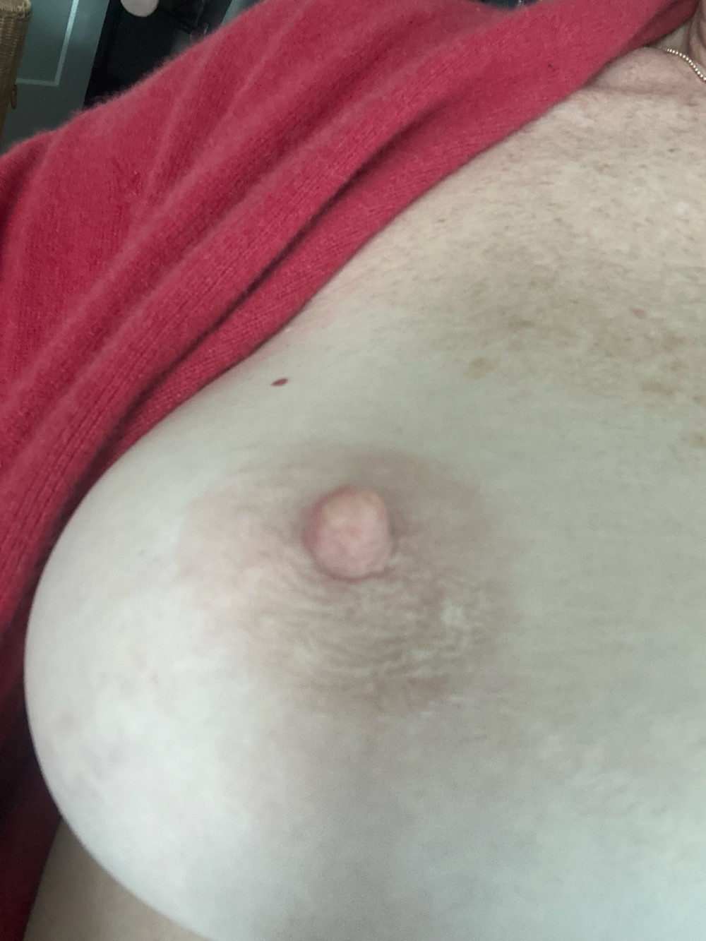 Pic #1 Medium tits of my girlfriend - D From DE (not Germany)