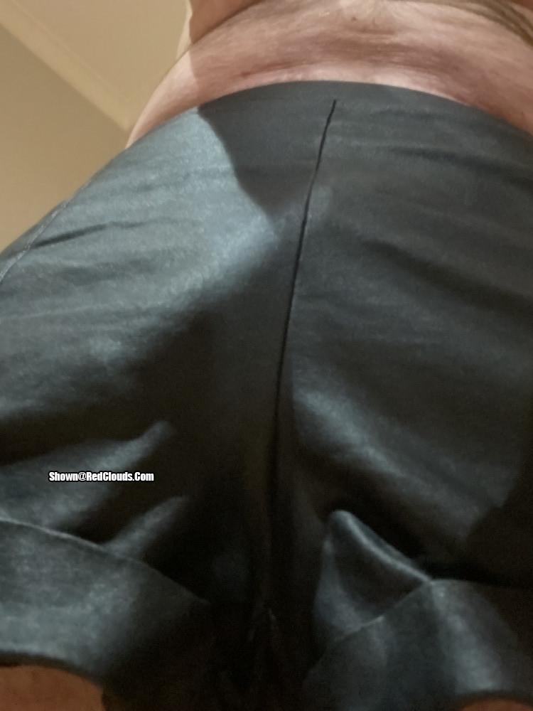 Pic #1Ex girlfriend left some stuff