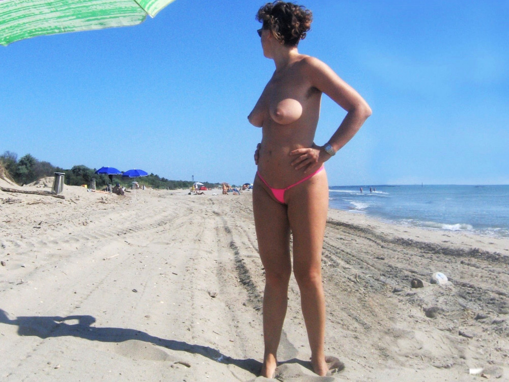 Pic #1 Large tits of my wife - Lisa Melagio