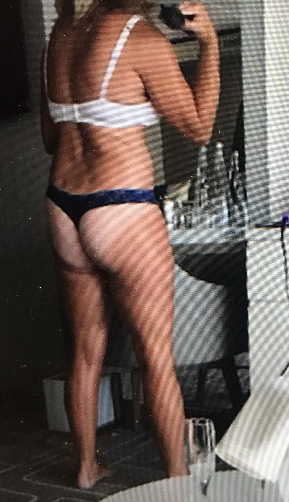 Pic #1 My girlfriend's ass - Andrij