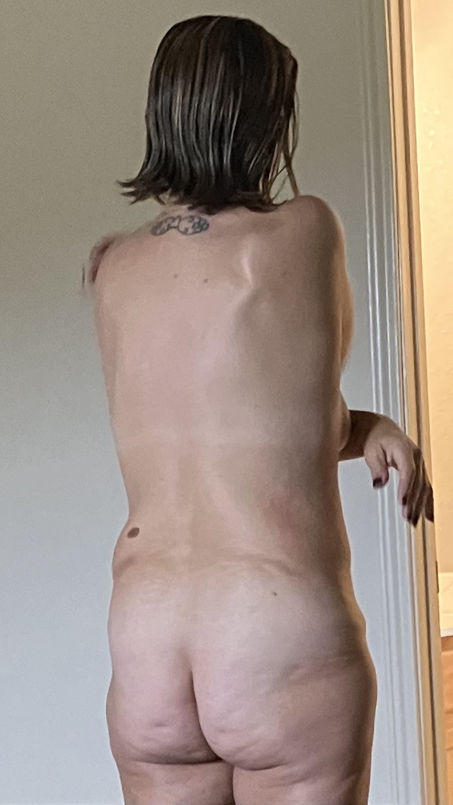 Pic #1 My wife's ass - Hot Wifey