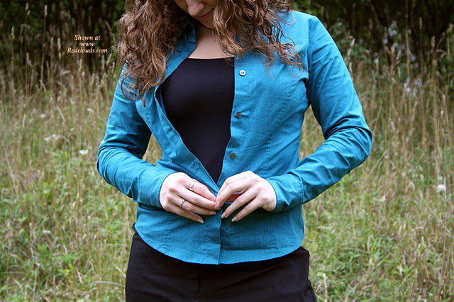 Pic #1Kris Stripping In A Field- Rc