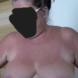 Very large tits of my wife - Elisabeth