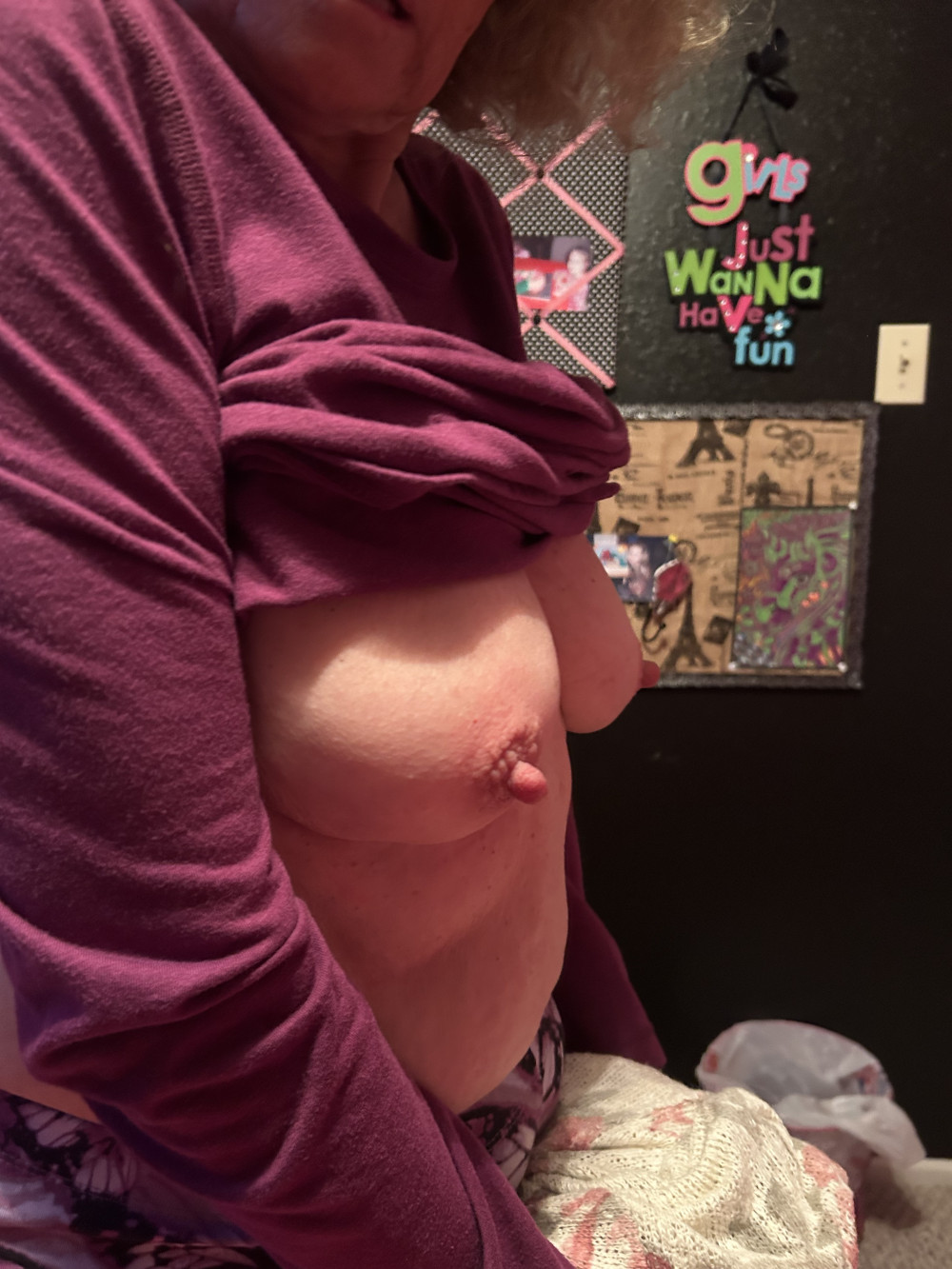 Pic #1 Medium tits of my wife - Medium tits of my wife