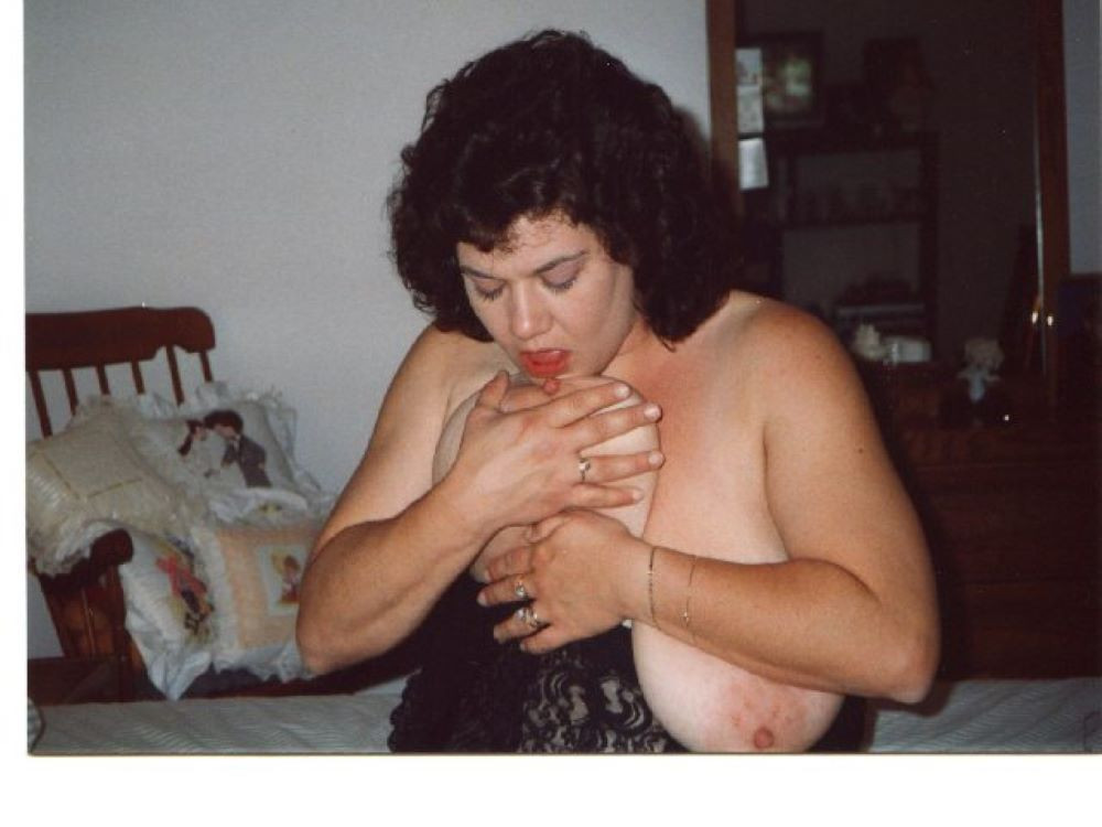 Pic #1 Large tits of my wife - lynnn