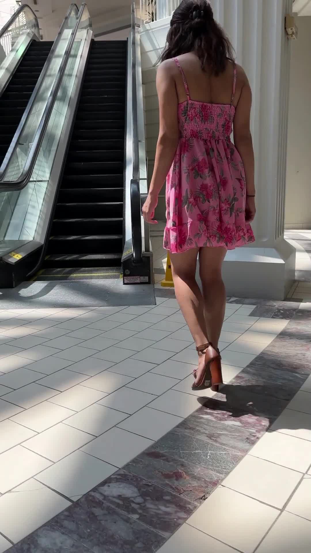 Pic #1Flashing at the mall ! - Amateur, Ass, Close-ups, Cunt Pics, Flashing, High Heels Amateurs, Legs Spread Wide Open, No Panties On, Outdoors, Pantieless Girls, Public Exhibitionist, Public Place, Pussy, Sexiest Legs, Shaved