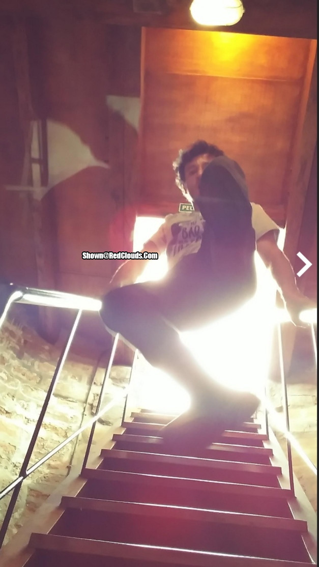 Pic #1Live sessions show public