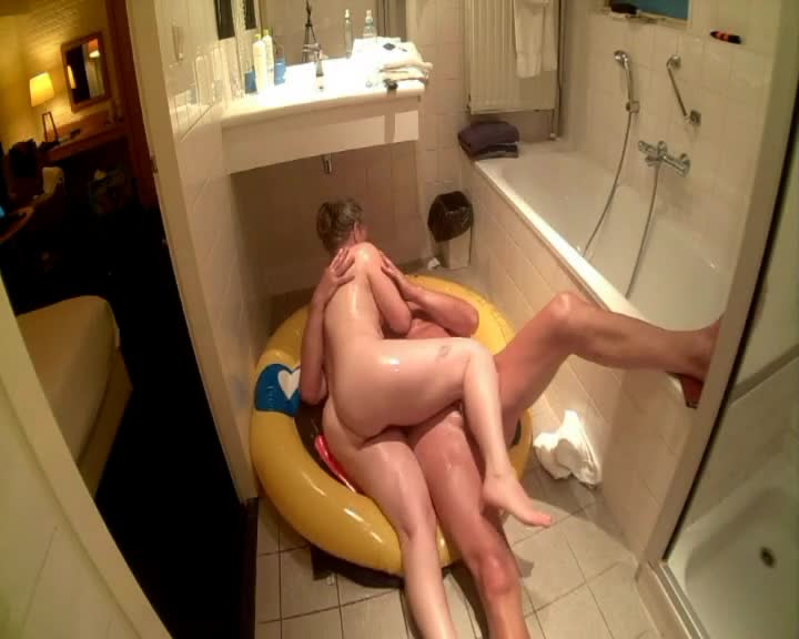 Pic #1Handjob on a smily