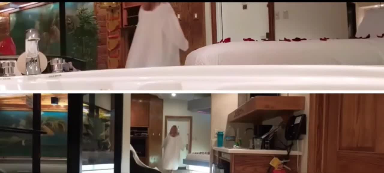 Pic #1Hotwife showing off to the pizza deliveryman