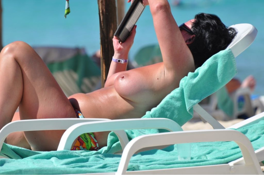 Pic #1Nice ladies on the beach - Amateur, Beach, Beach Pussy, Hanging Tits, Hard Nipples, Nature, Nude Amateurs, Nude Girlfriends, Nude Girls, Nude Wives, Outdoors, Public Exhibitionist, Public Place, Pussy, Shaved