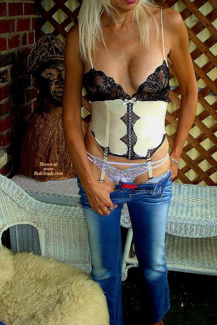 Pic #1Monicas Brown Nylons