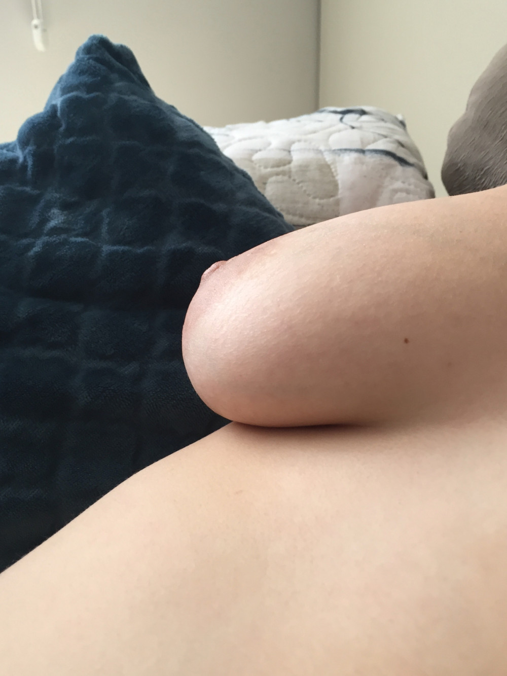 Pic #1 Medium tits of my wife - Claudia