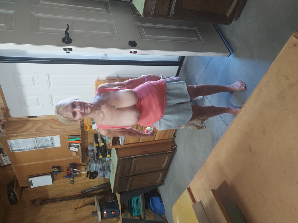 Pic #1 Medium tits of my wife - Ms lisa
