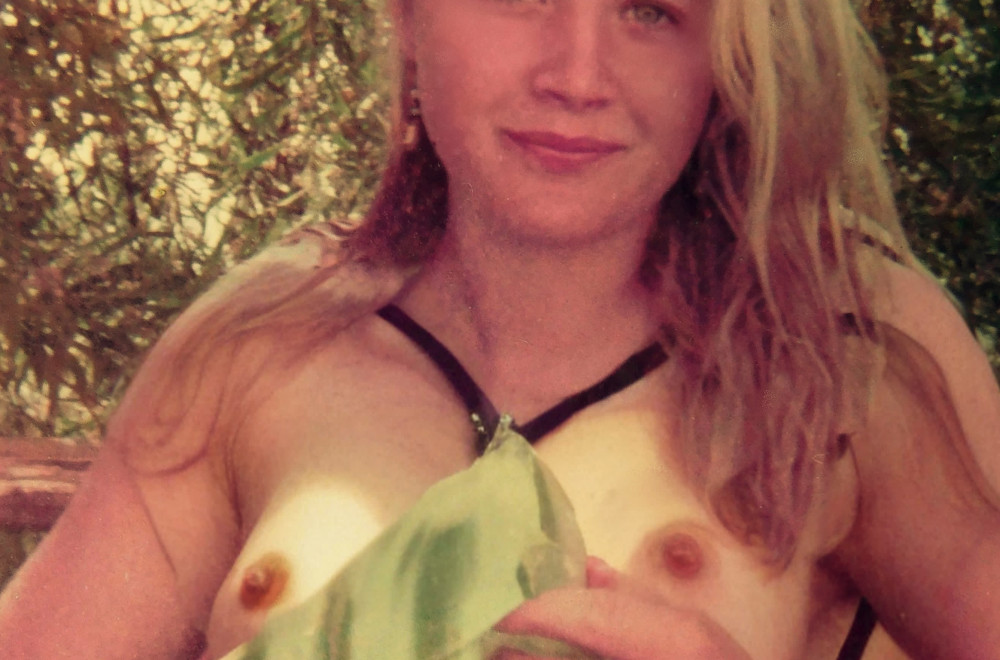 Pic #1 Medium tits of my wife - bellafiga