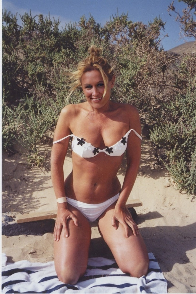 Pic #1On the beach - Amateur, Ass, Blonde, Girls Stripping, Hanging Tits, Hard Nipples, Lingerie, Medium Tits, Natural Tits, Nature, Outdoors, Topless Wives