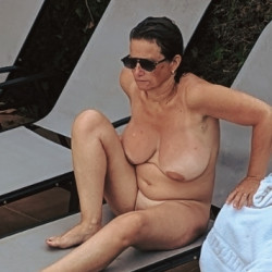 Pic #1French milf in spain 2